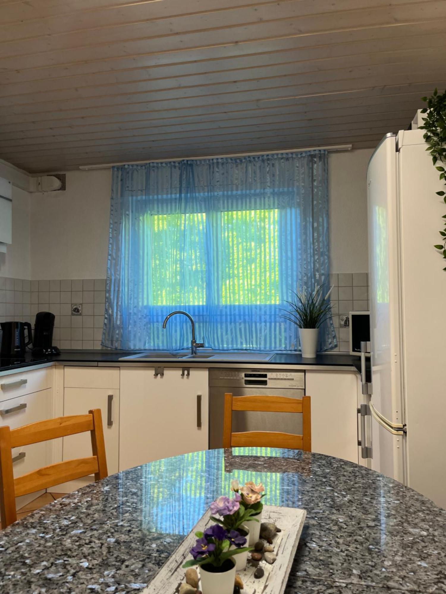 Familienfreundliches Ferienhaus Amara Mit Garten Und Terrasse - Friedrichshafen Am Bodensee Bagian luar foto